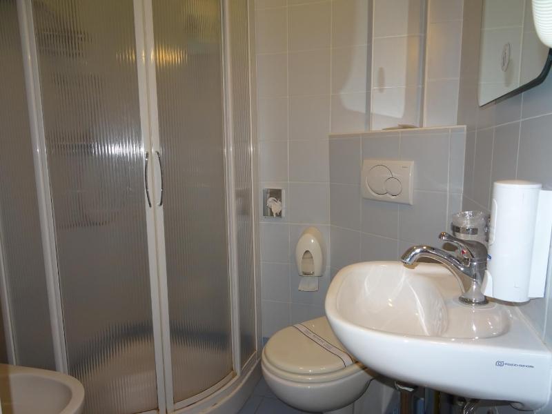 Double or Twin Room image 3