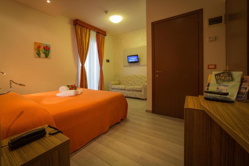 Comfort Triple Room image 4