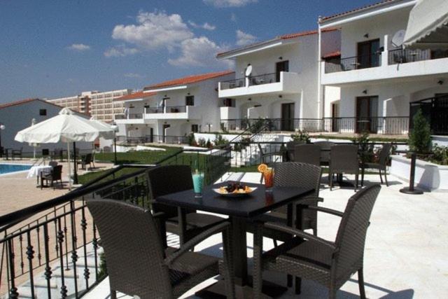 Bell Air Hotel - image 22
