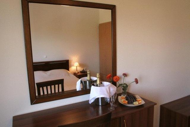 Bell Air Hotel - image 29