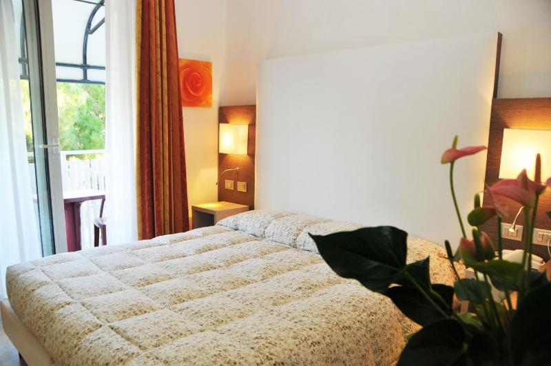 Comfort Family Room with Balcony (2 Adults + 2 Children) image 4