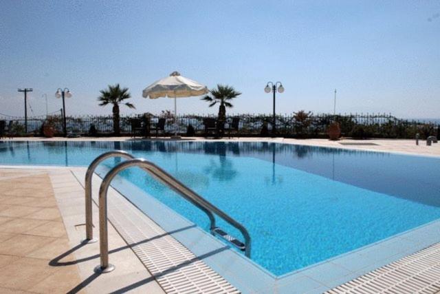 Bell Air Hotel - image 16