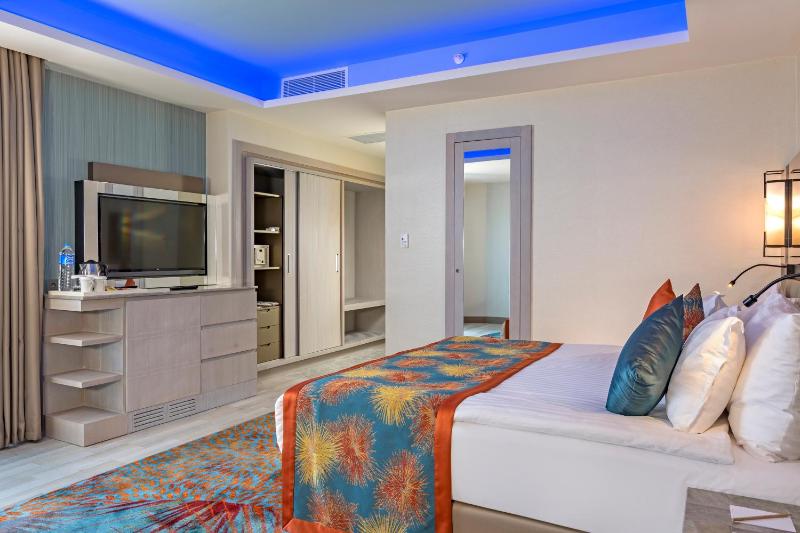 Family Room Land View image 3