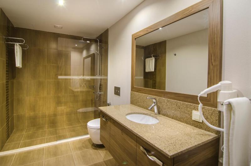 Studio Apartment image 2