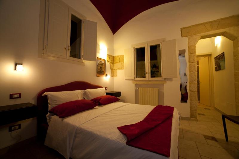 King Room with Garden View image 4