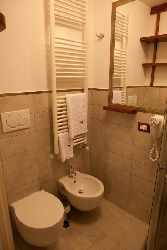 King Room with Garden View image 3