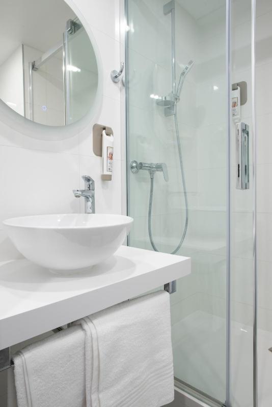 Premium Double Room image 3