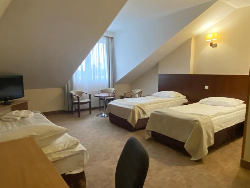 Standard Triple Room image 4