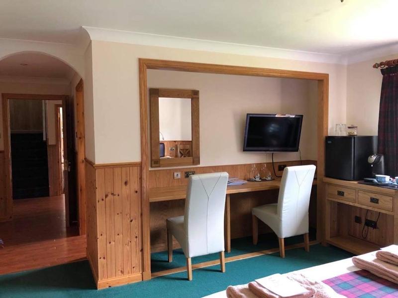 Double Room with Private Bathroom image 3