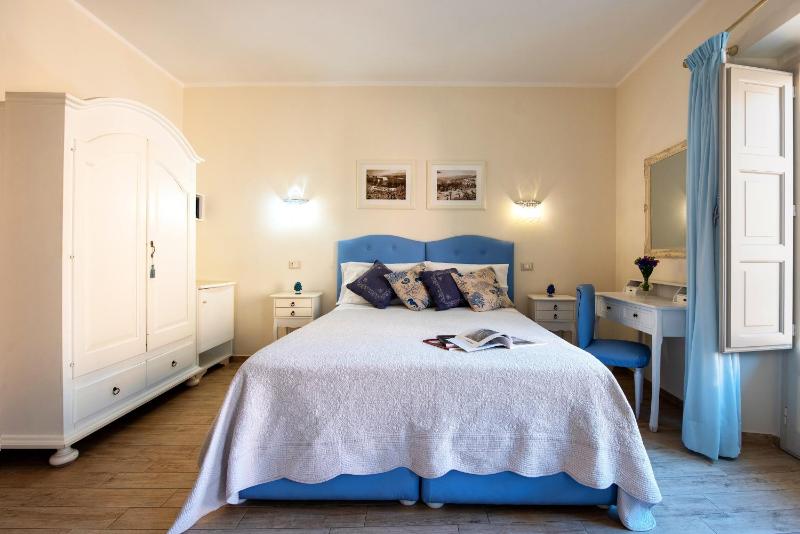 Superior Double or Twin Room with City View image 3