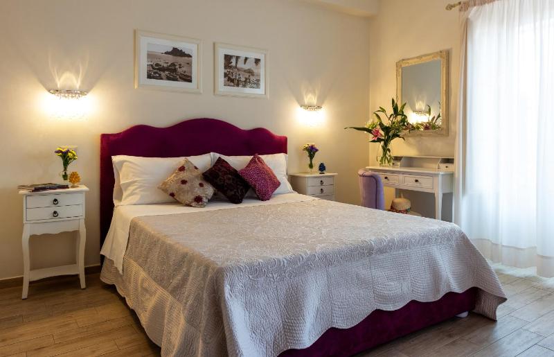 Superior Double Room image 1