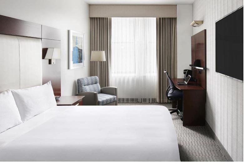 Mobility Accessible Standard Room image 2