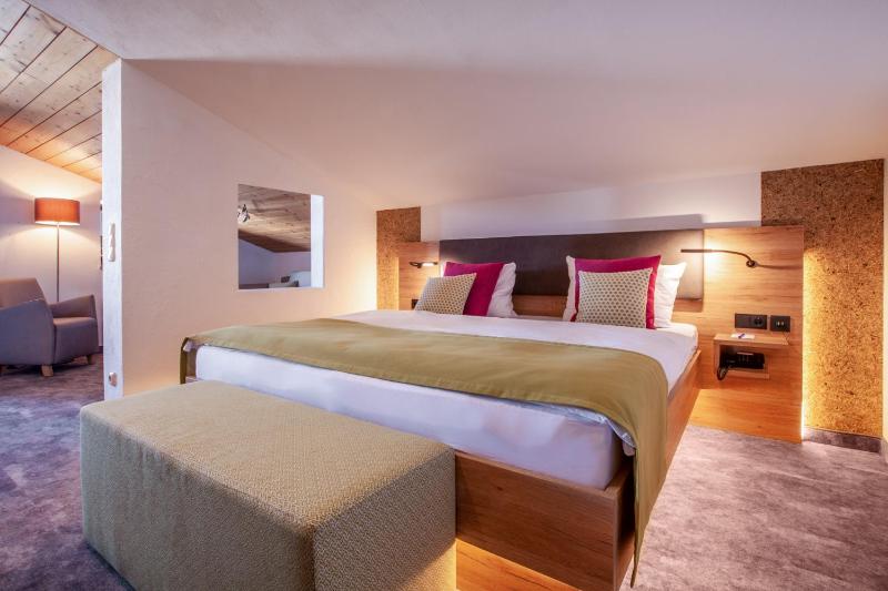 Double Room with Mountain View image 2