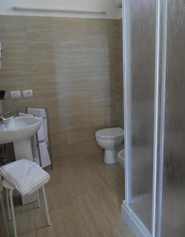 Deluxe Room image 3