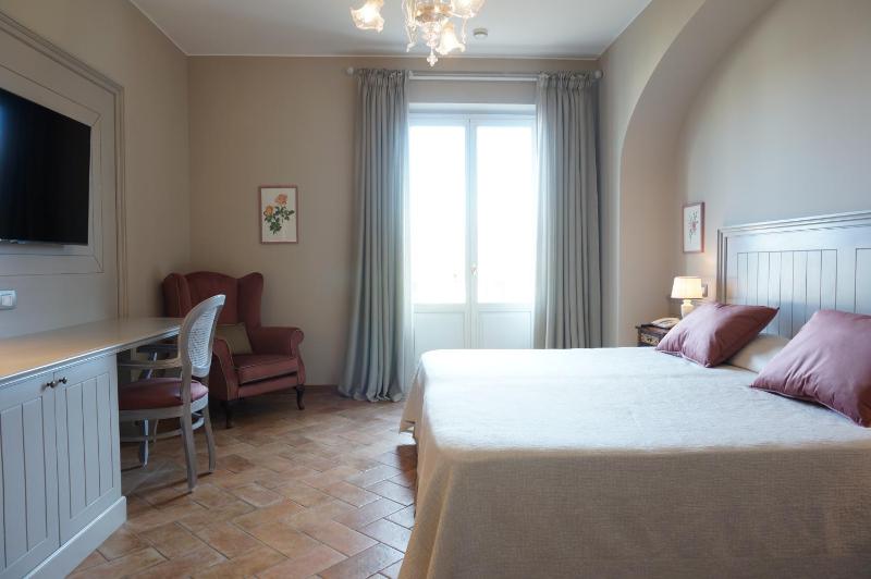 Superior Double Room image 4