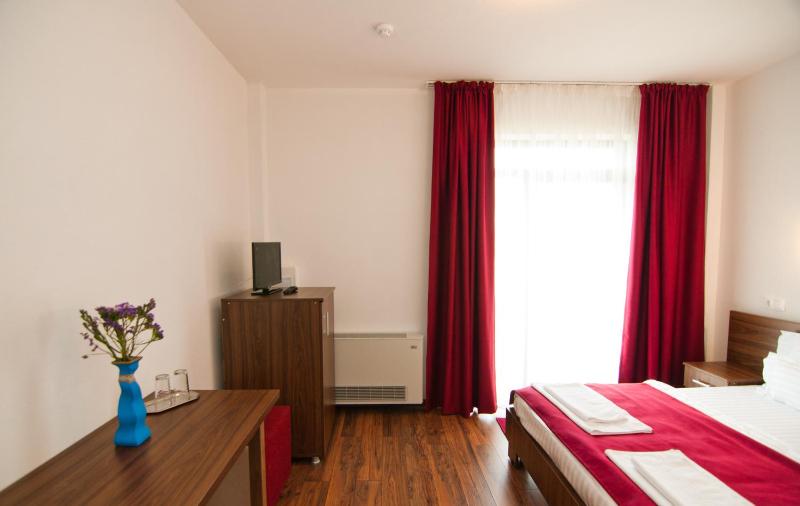 Double Room image 3