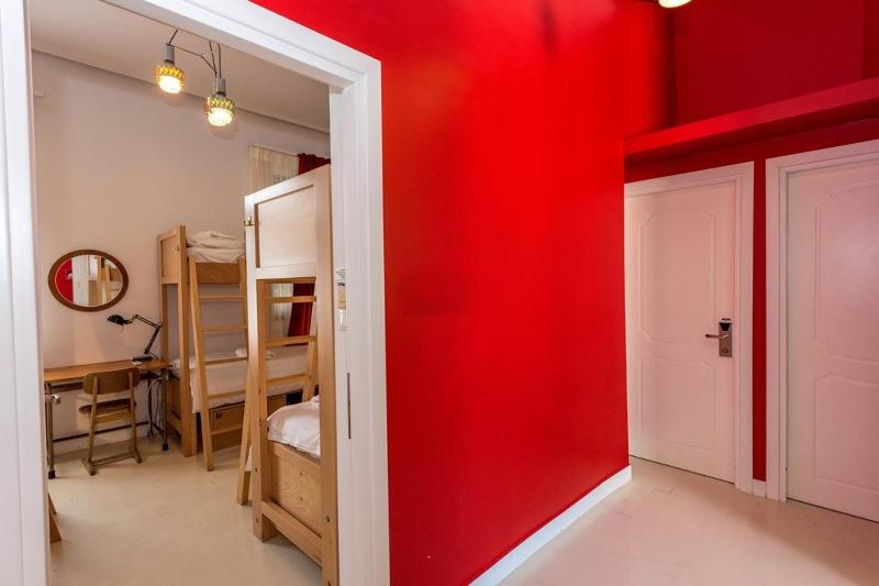 Single Bed in 6-Bed Mixed Dormitory Room image 2