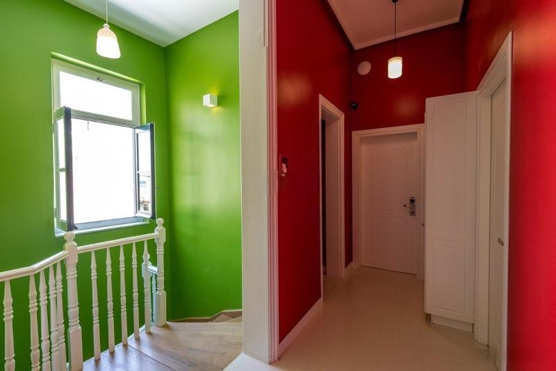 Single Bed in 4-Bed Mixed Dormitory Room image 1