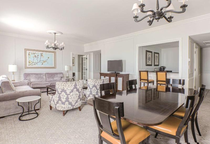 The Charleston Place - image 28