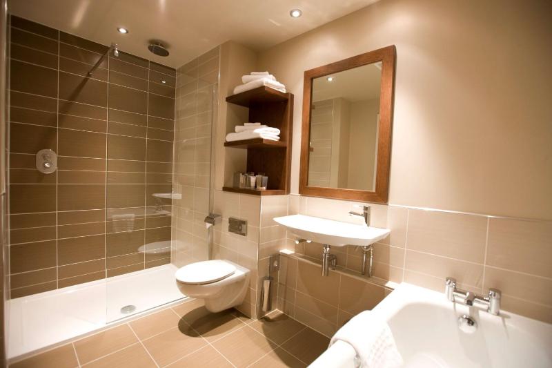 Executive King Room with Balcony or Patio image 4