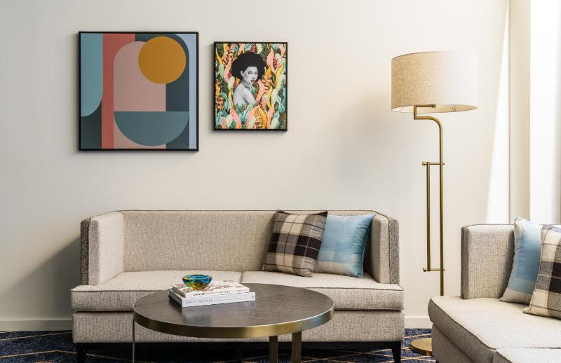 One-Bedroom Corner King Suite image 3