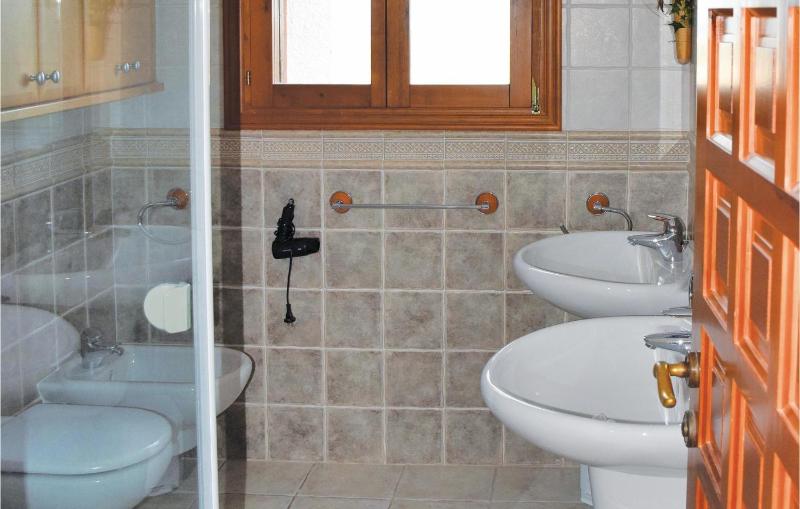 Three-Bedroom Holiday Home  image 3