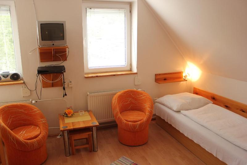 Triple Room with Private Bathroom image 3