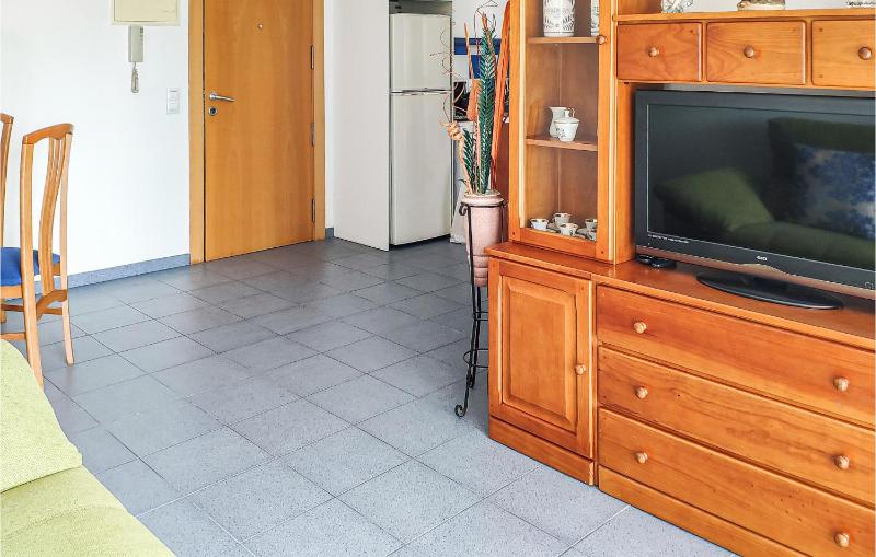 Nice Apartment In Oropesa Del Mar - image 9