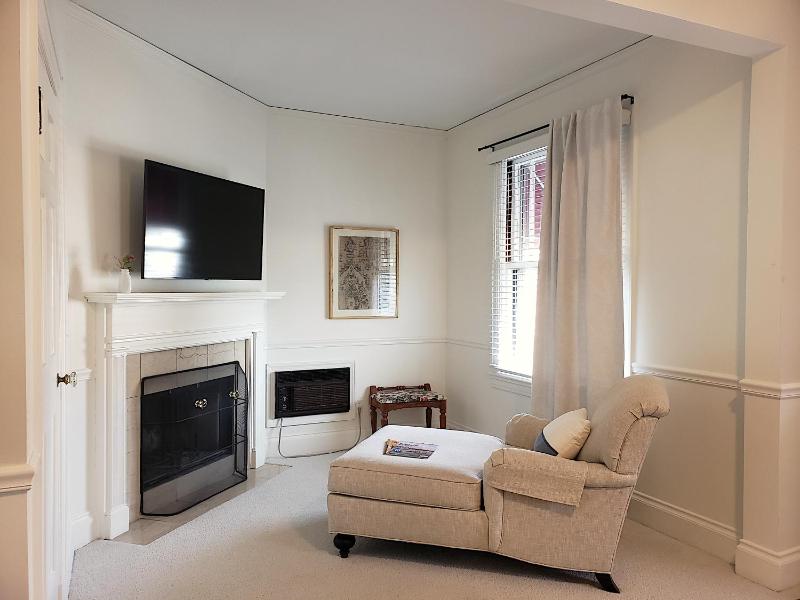 King Room with Spa Bath image 4
