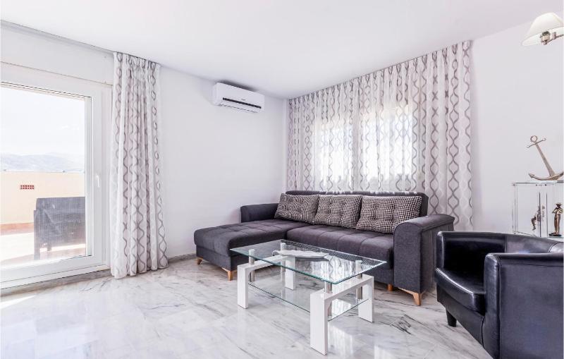 Beach Front Apartment In Torrox Costa With Wifi - image 5