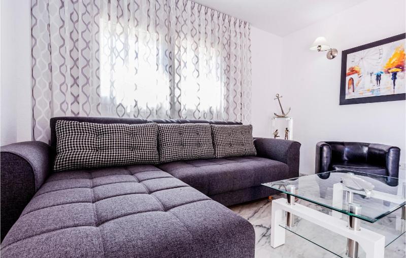 Beach Front Apartment In Torrox Costa With Wifi - image 4