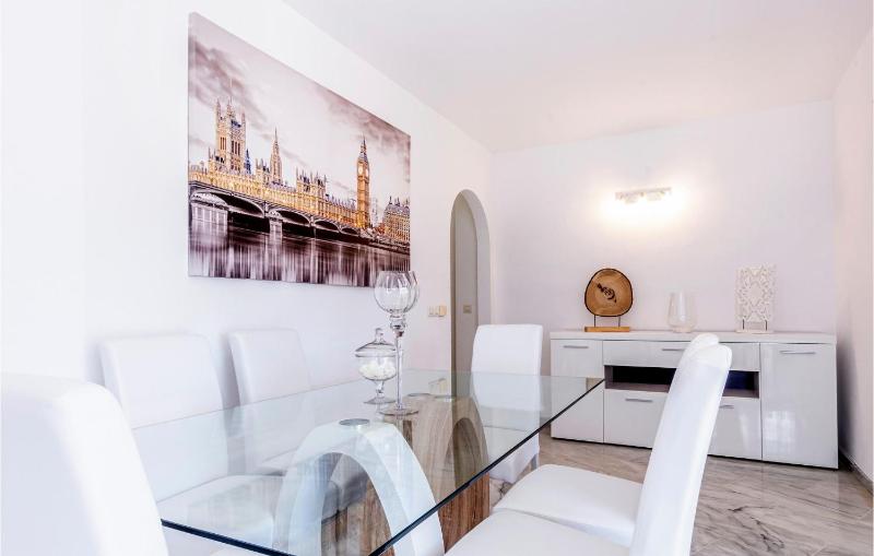 Beach Front Apartment In Torrox Costa With Wifi - image 7