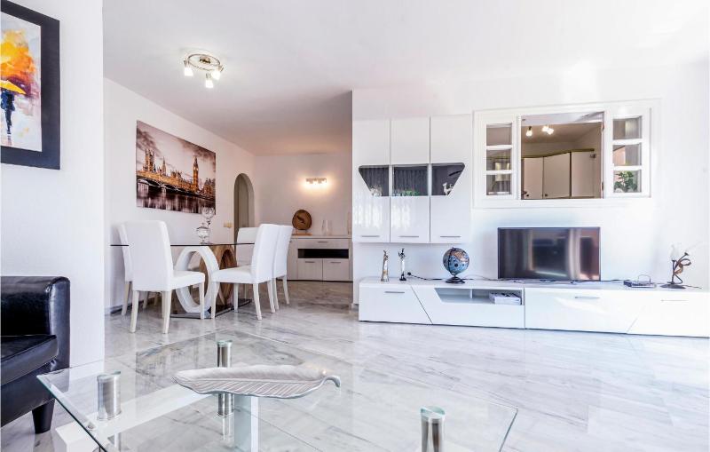 Beach Front Apartment In Torrox Costa With Wifi - image 8