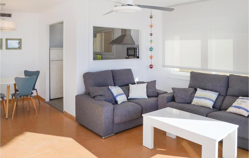3 Bedroom Pet Friendly Apartment In Lloret De Mar - image 16