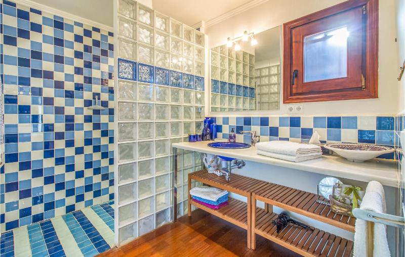 Three-Bedroom Holiday Home  image 4