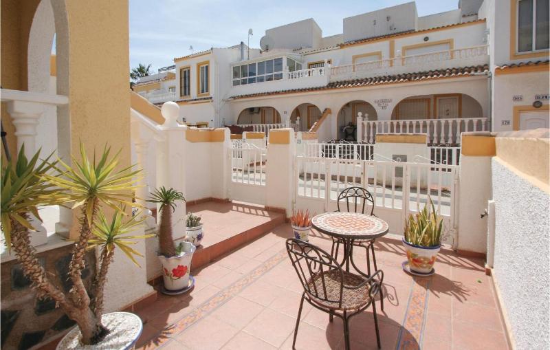 Beautiful Home In Santa Pola - image 12