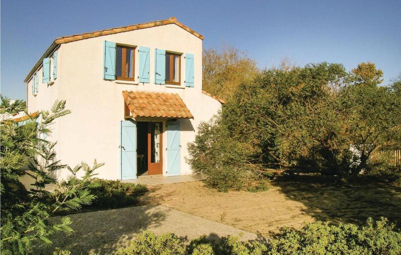 Three-Bedroom Holiday Home  image 1