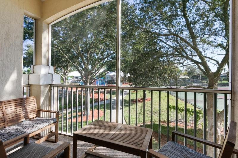 Spacious 3 bed 2 bath Condo in Gated Community - image 10