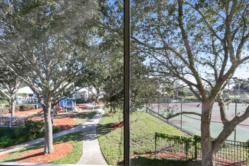 Spacious 3 bed 2 bath Condo in Gated Community - image 19