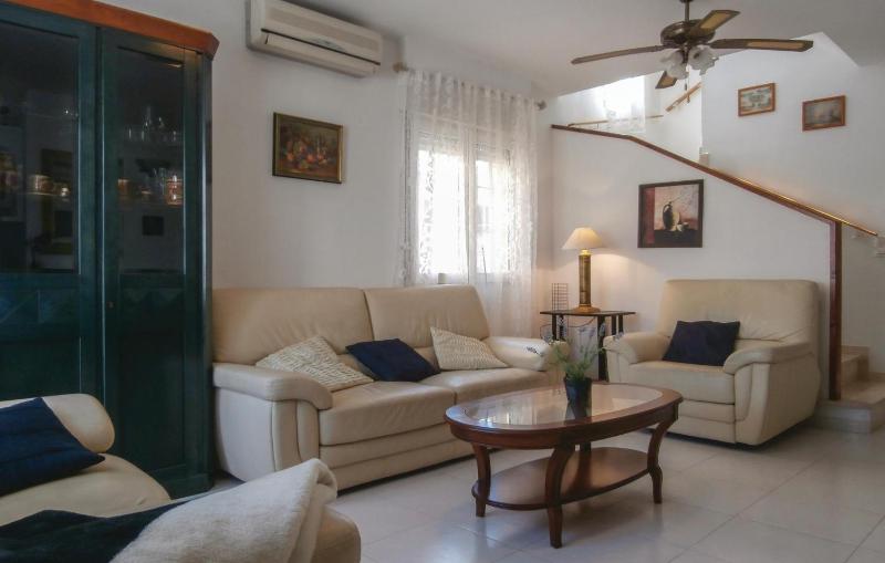 3 Bedroom Lovely Home In Orihuela Costa - image 22