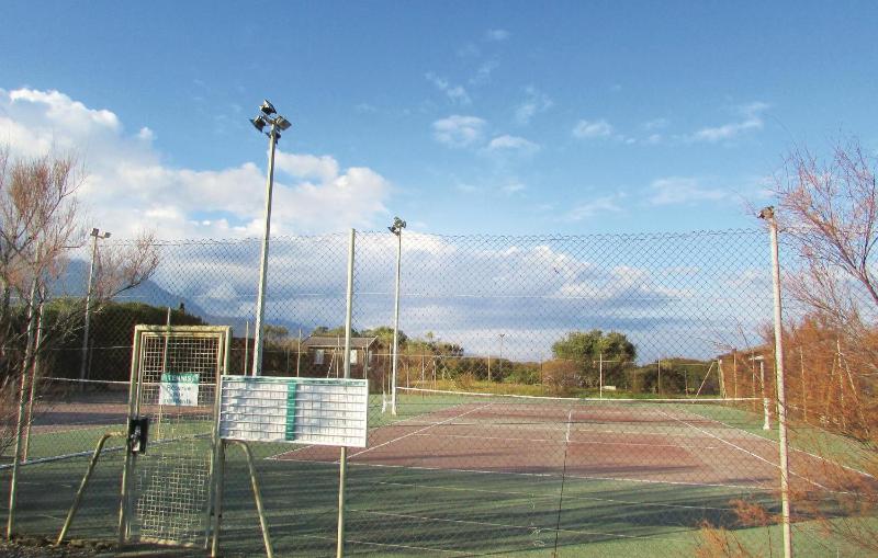 Three-Bedroom Holiday Home  image 4