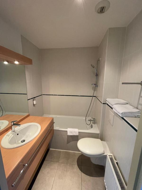 Double Room image 2