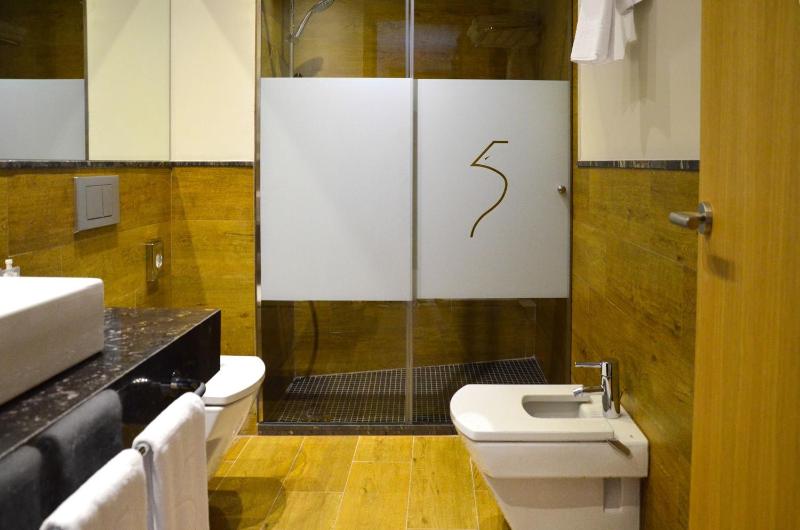 Aguilas5 SevillaSuites - image 4