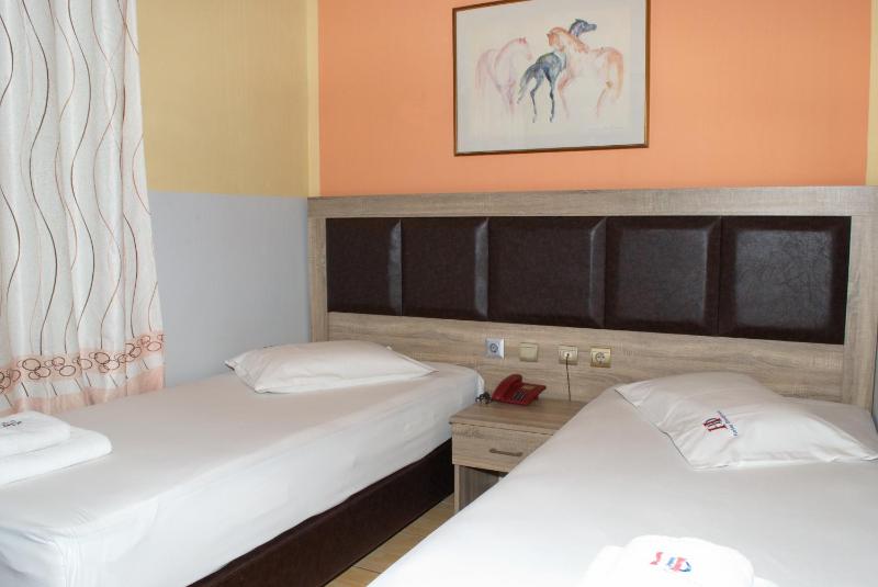 Classic Single Room image 4