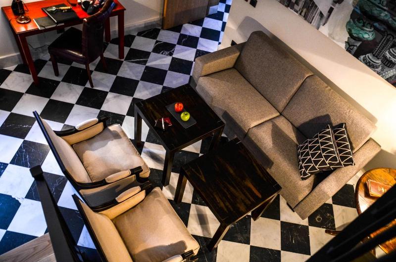 Deluxe Duplex Apartment image 3