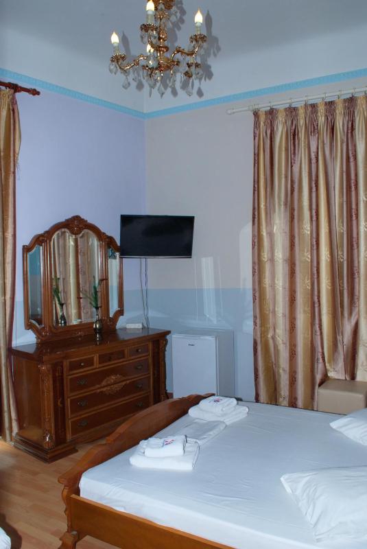 Classic Triple Room image 4