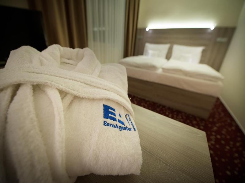 Junior Suite (4 Adults) image 3