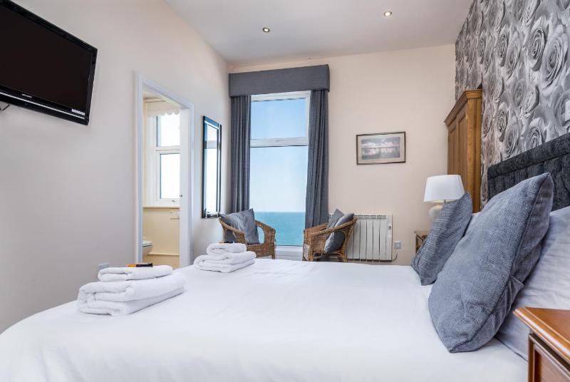 King Room with Sea View image 4