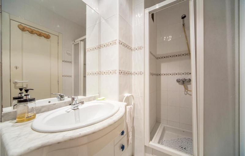 Gorgeous Apartment In Alcossebre - image 7