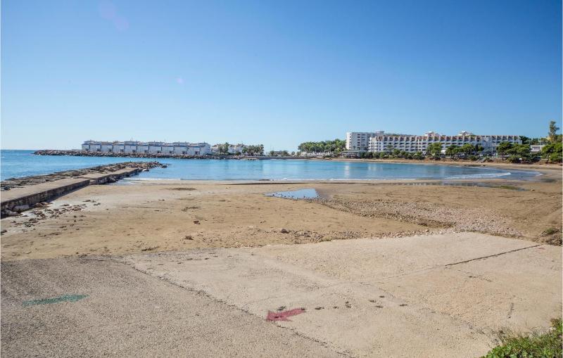 Gorgeous Apartment In Alcossebre - image 12